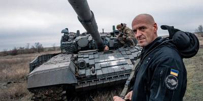 Колишній працівник комбінату «Запоріжсталь» на фронті затрофеїв танк окупантів
