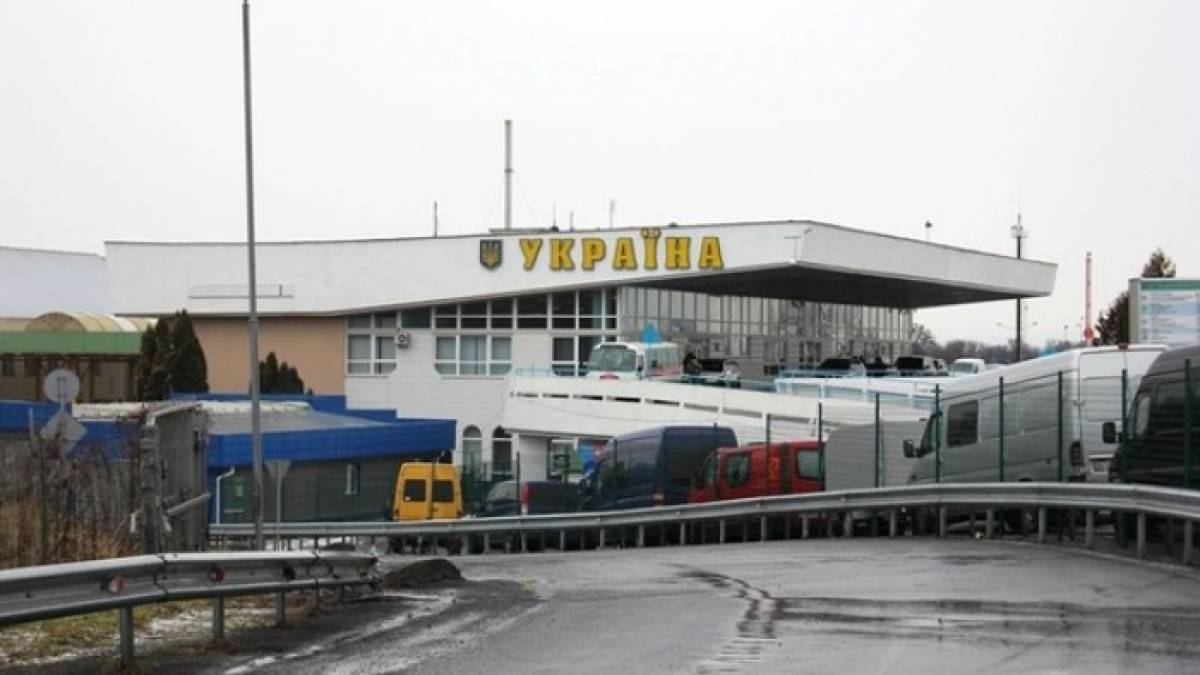 Мешканець Запорізької області намагався виїхати за кордон, використовуючи підроблені документи своєї бабусі