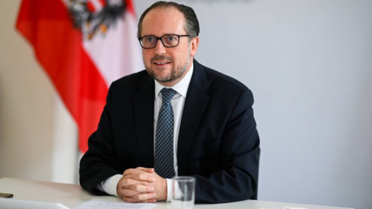 Тимчасовим канцлером Австрії став Александер Шалленберг
