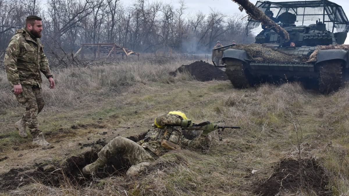 Новобранці бригади, яка захищає Запоріжжя, проходять «обкатку танком»