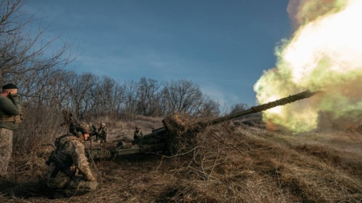 Генштаб ЗСУ — про орієнтовні втрати ворога на 9 січня: 803100 (+1430) осіб, 9731 (+17) танк, 21765 (+36) артсистем