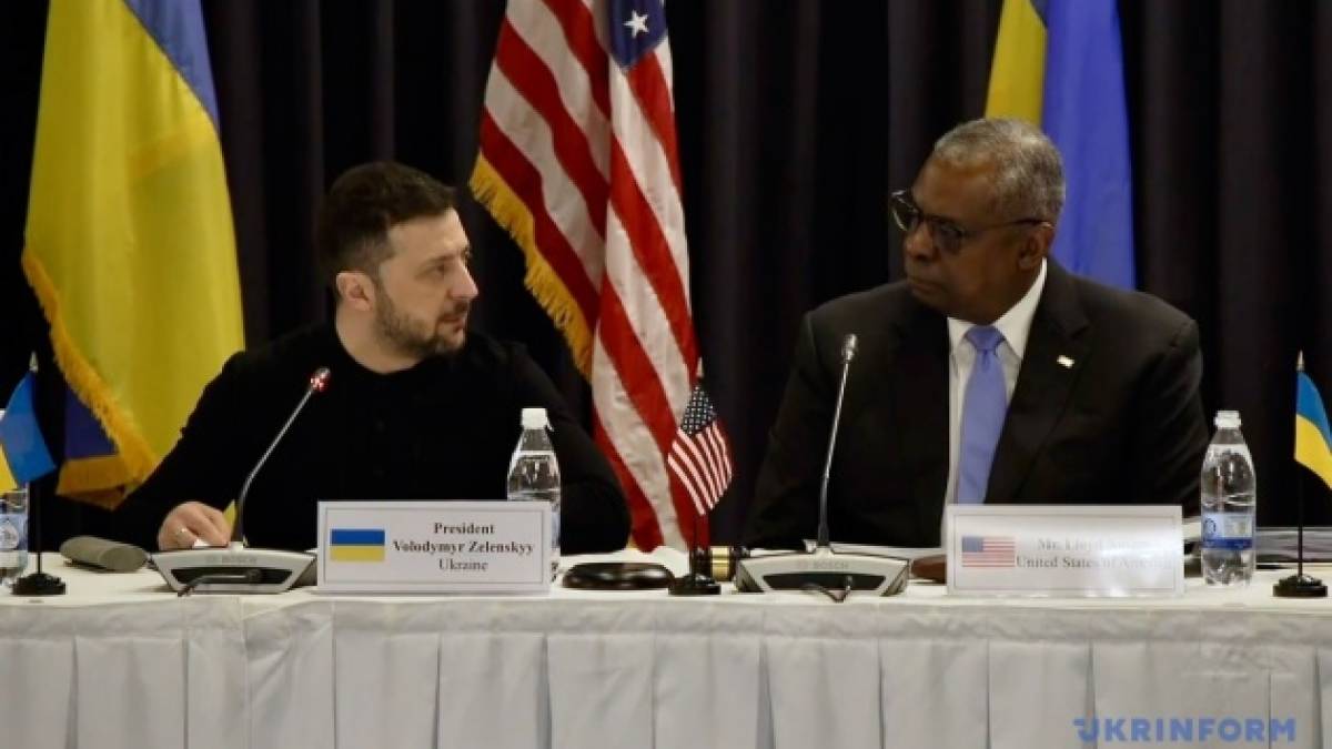 Остін відкрив 25-те засідання у форматі «Рамштайн», на якому  присутній Зеленський