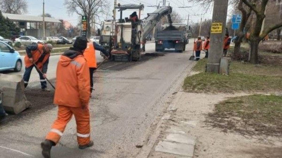 Благоустрій Запоріжжя: ремонт доріг та ліквідація свалищ