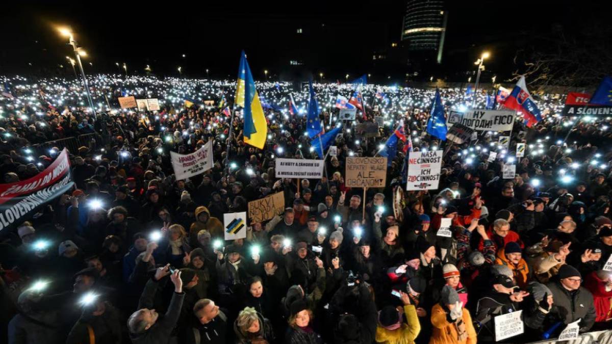 У Словаччині розпочалися акції протесту проти проросійської політики їхнього премʼєр-міністра