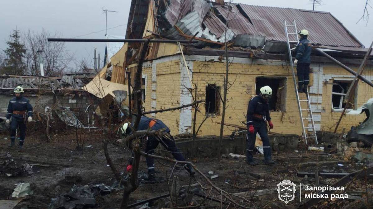 Внаслідок атаки безпілотників є пошкодження покрівель 11 будинків у Вознесенівському та Дніпровському районах