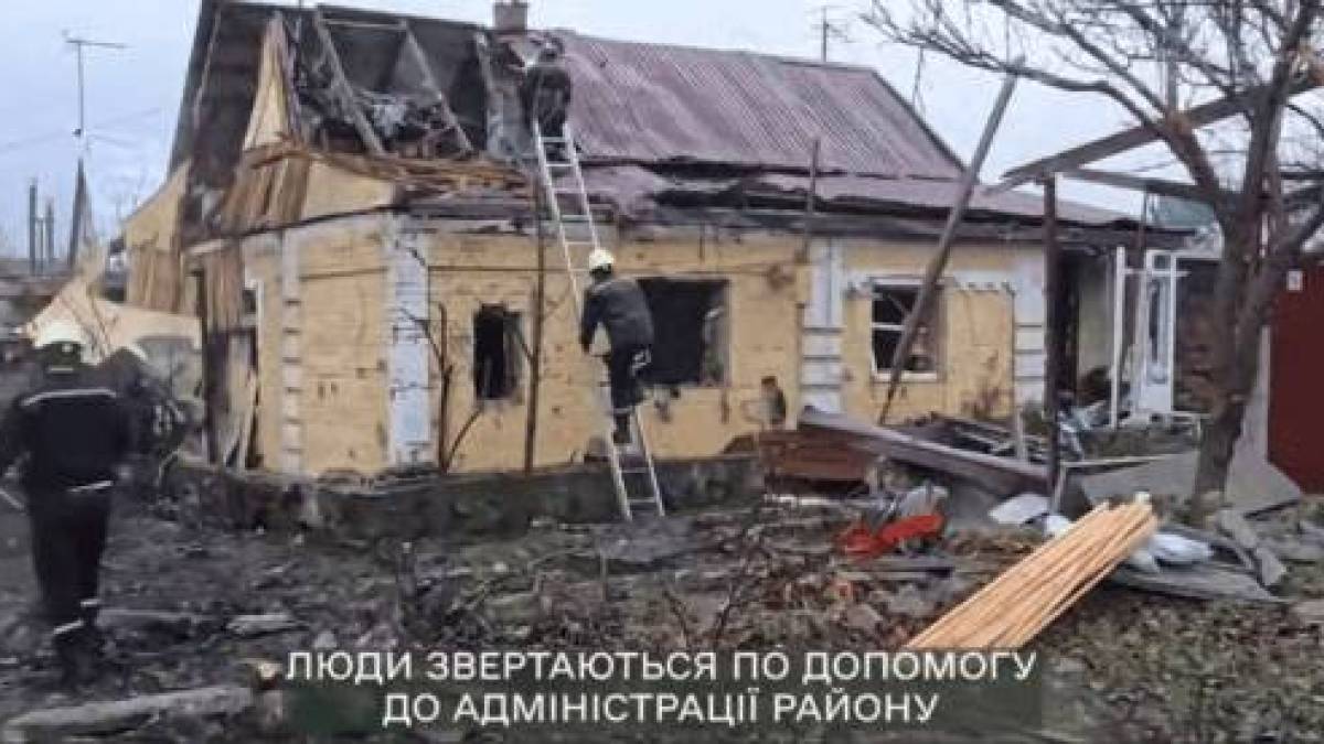 В Запоріжжі триває ліквідація наслідків атаки безпілотників