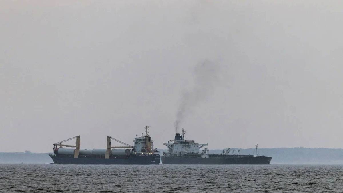 Китай відмовився приймати танкери з російською нафтою після нових санкцій