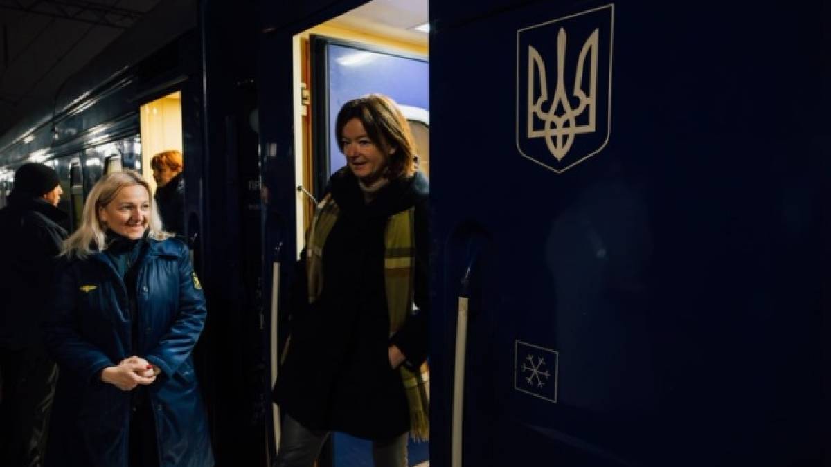 До Києва прибула міністерка закордонних справ Словенії