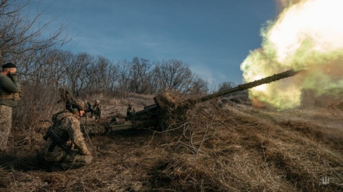 Генштаб ЗСУ — про орієнтовні втрати ворога на 17 січня: 815820 (+1670) осіб, 20381 (+13) ББМ, 34256 (+124) автотехніки