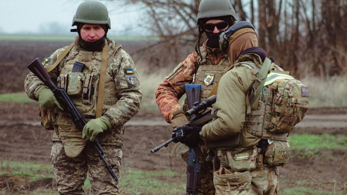 Захисники запорізького краю вдосконалюють бойову майстерність (фото)