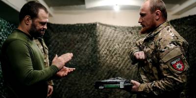 Бійці штурмової бригади «Лють» отримали нагородну вогнепальну зброю від генерал-лейтенанта Кирила Буданова (фото)