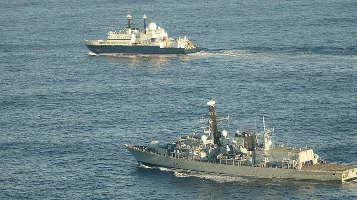 російський корабель-шпигун вдруге за пів року заплив у води Британії