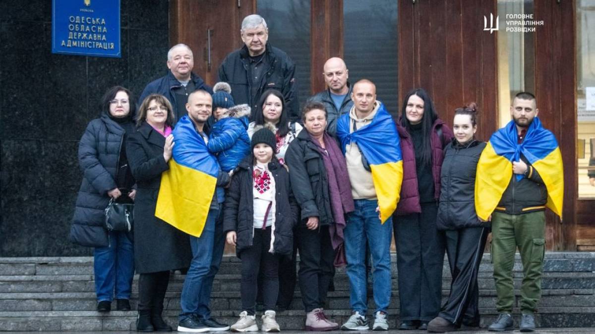 В Одесі зустріли врятованих з єменського полону моряків