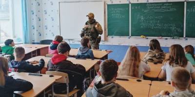 У школах окупованого Бердянська профільні предмети викладають люди без вищої освіти