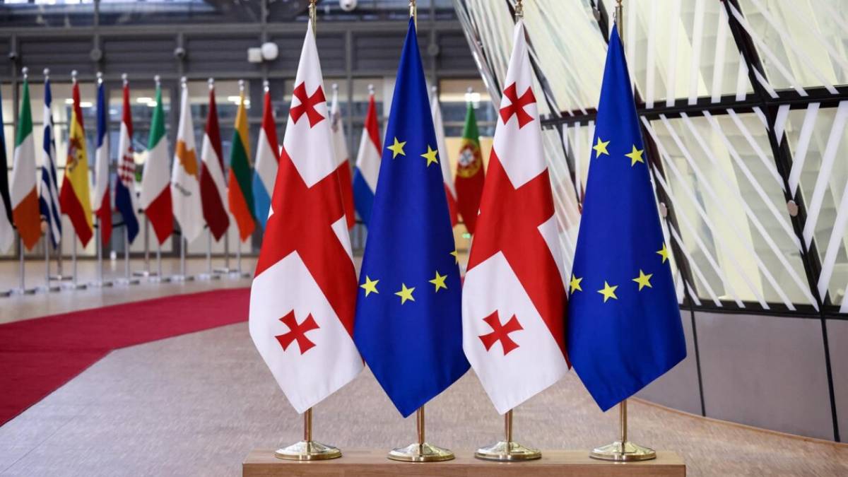 ЄС призупинив безвіз для грузинських посадовців та дипломатів