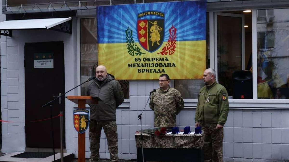 Бригада «Великий Луг», що захищає запорізький край, відкрила в столиці рекрутинговий центр