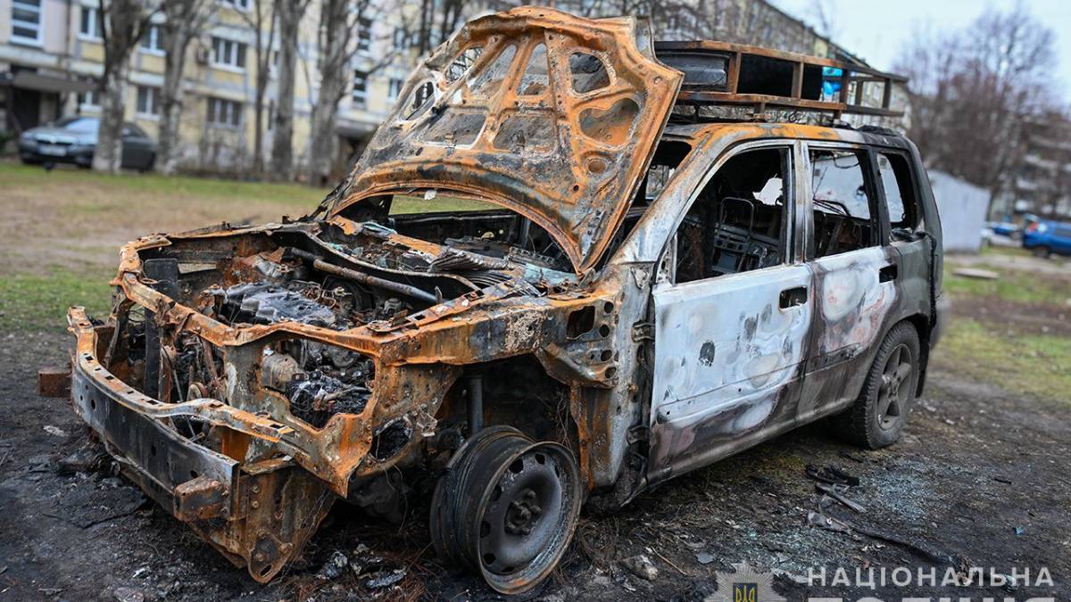 У Запоріжжі поліцейські затримали трьох паліїв автівок військовослужбовців