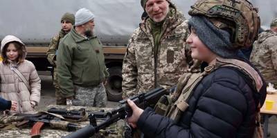 Бійці, які захищають Запоріжжя, презентували в столиці виставку зброї своєї бригади