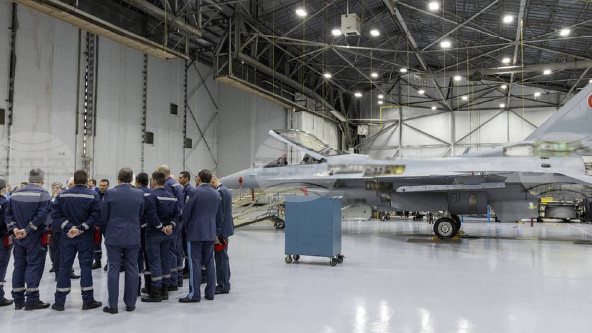 Болгарія отримала перший винищувач F-16 від США