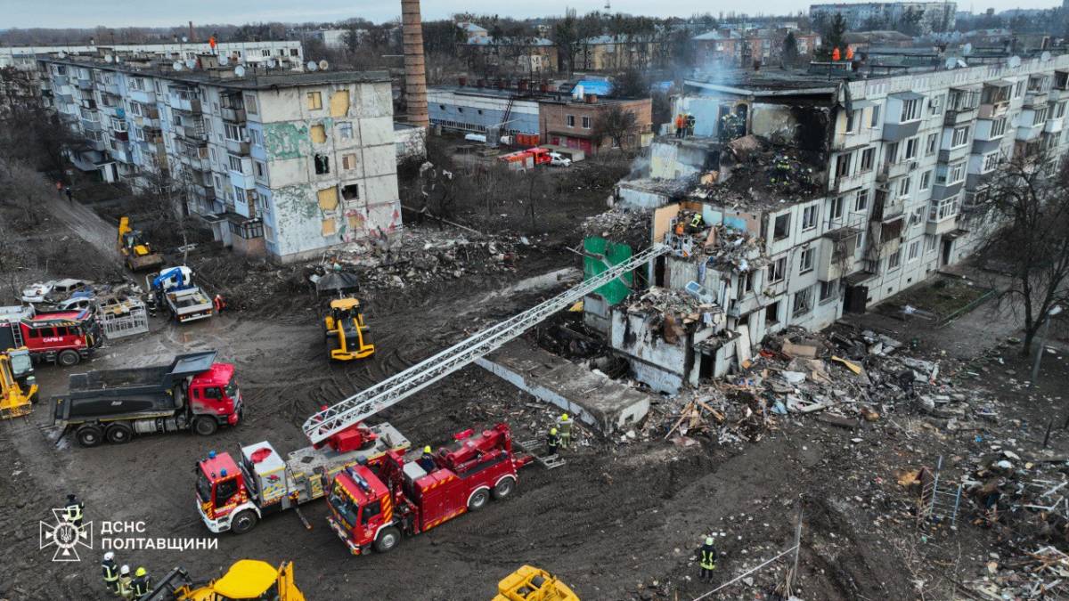 У Полтаві завершили рятувальні роботи на місці зруйнованої росіянами 5-поверхівки