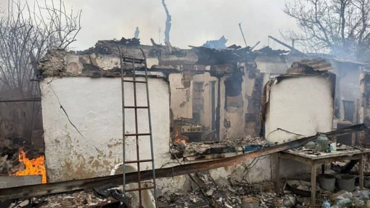 3 лютого росіяни 34 рази вдарили з РСЗВ, здійснили 128 артобстрілів та запустили 145 безпілотників