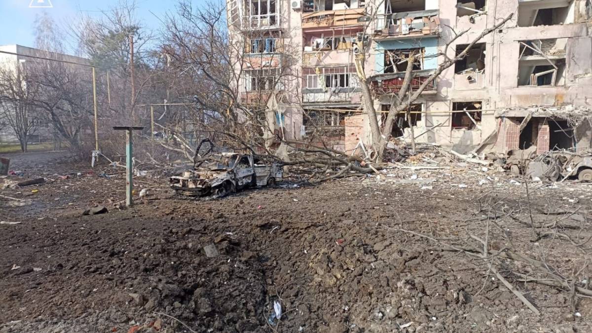 ДСНС Запорізької області: ліквідація наслідків ворожих обстрілів 4 лютого