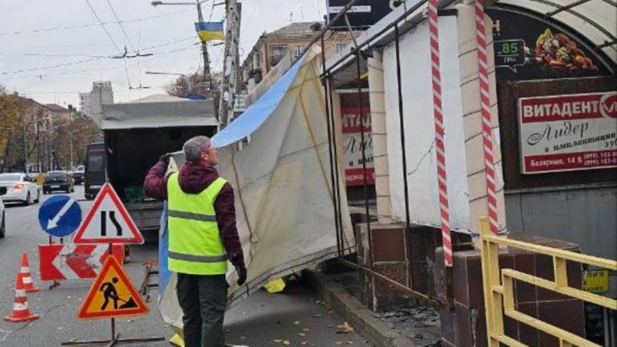 Запоріжжя продовжують очищати від російськомовних вивісок