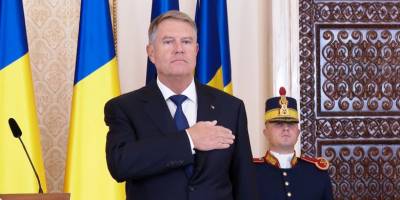 Президент Румунії Йоганніс  подав у відставку