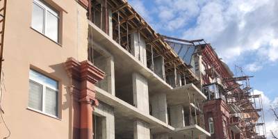 У Запоріжжі відбудову 11 багатоповерхівок, пошкоджених обстрілами, планують завершити до кінця року