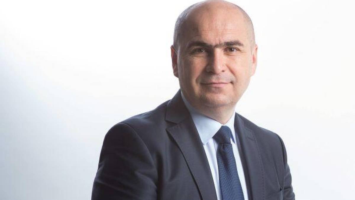 У Румунії офіційно вступив на посаду тимчасовий президент, що замінить Йоганніса
