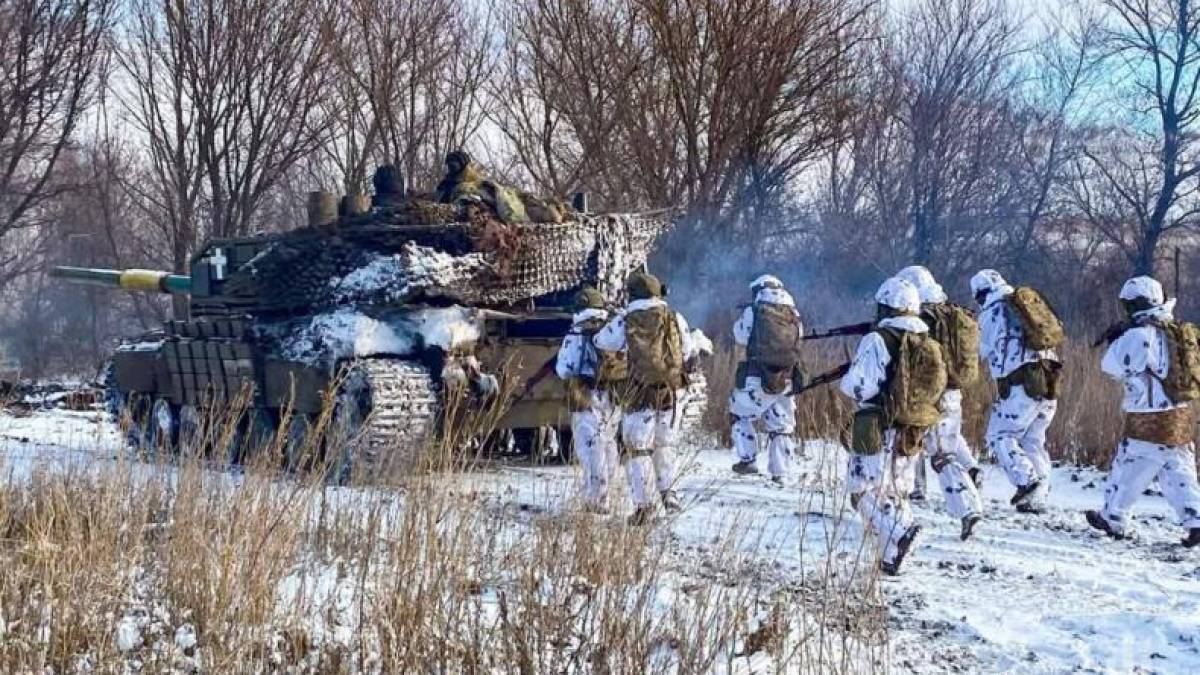 Генштаб ЗСУ — про орієнтовні втрати ворога на 16 лютого: 858390 (+1730) осіб, 21011 (+84) ББМ, 23185 (+11) артсистем