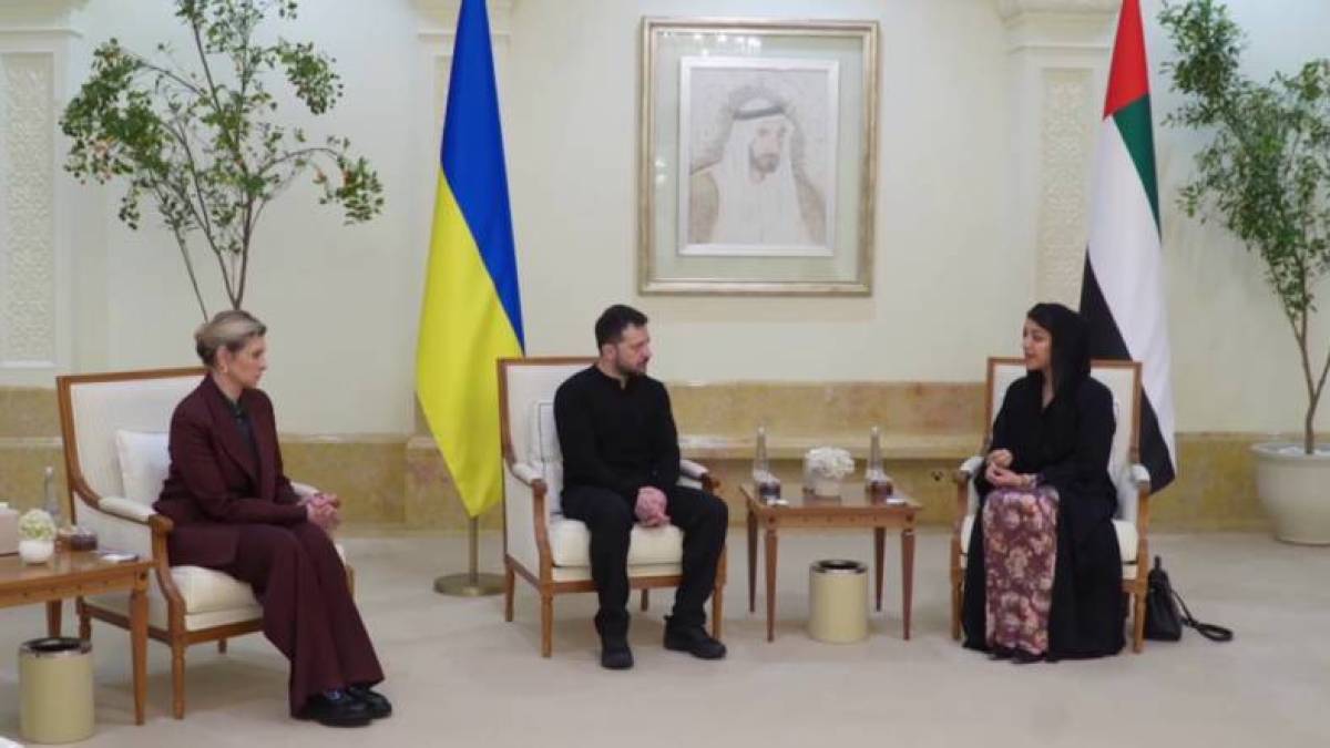 Зеленський почав візит до ОАЕ: щоб більше людей повернулися з полону