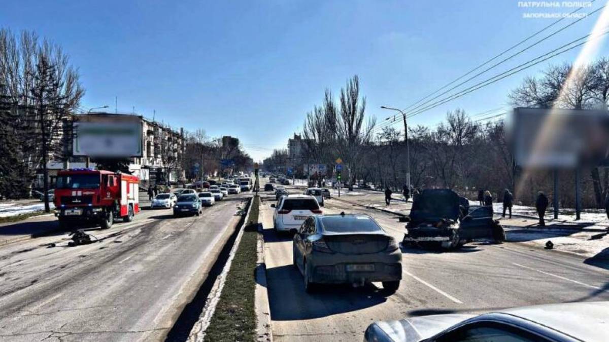 У центрі Запоріжжя обмежено рух транспорту через ДТП