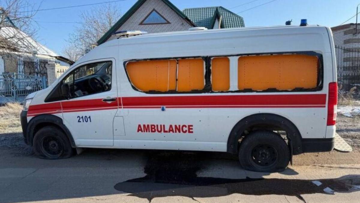 У Гуляйполі росіяни вдарили по автівці швидкої