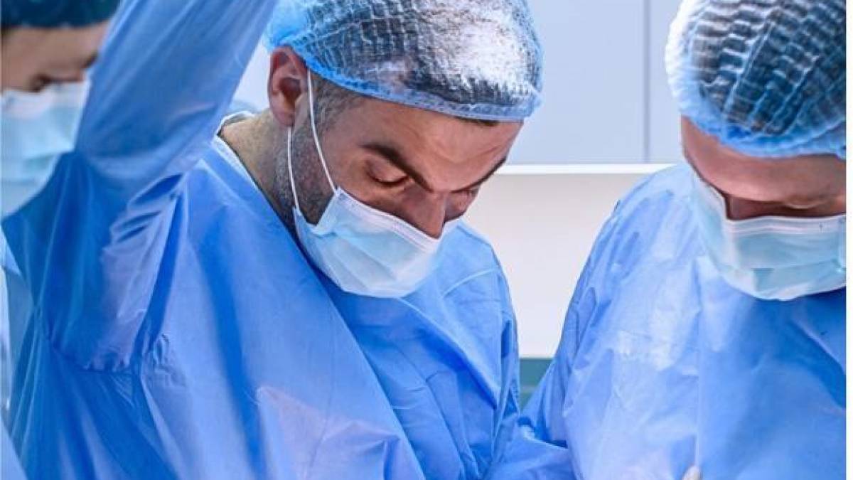 У Запоріжжі найкращі лікарі України повертали посмішки Героям-захисникам