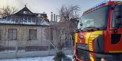 У Запоріжжі загорілася покрівля житлового будинку