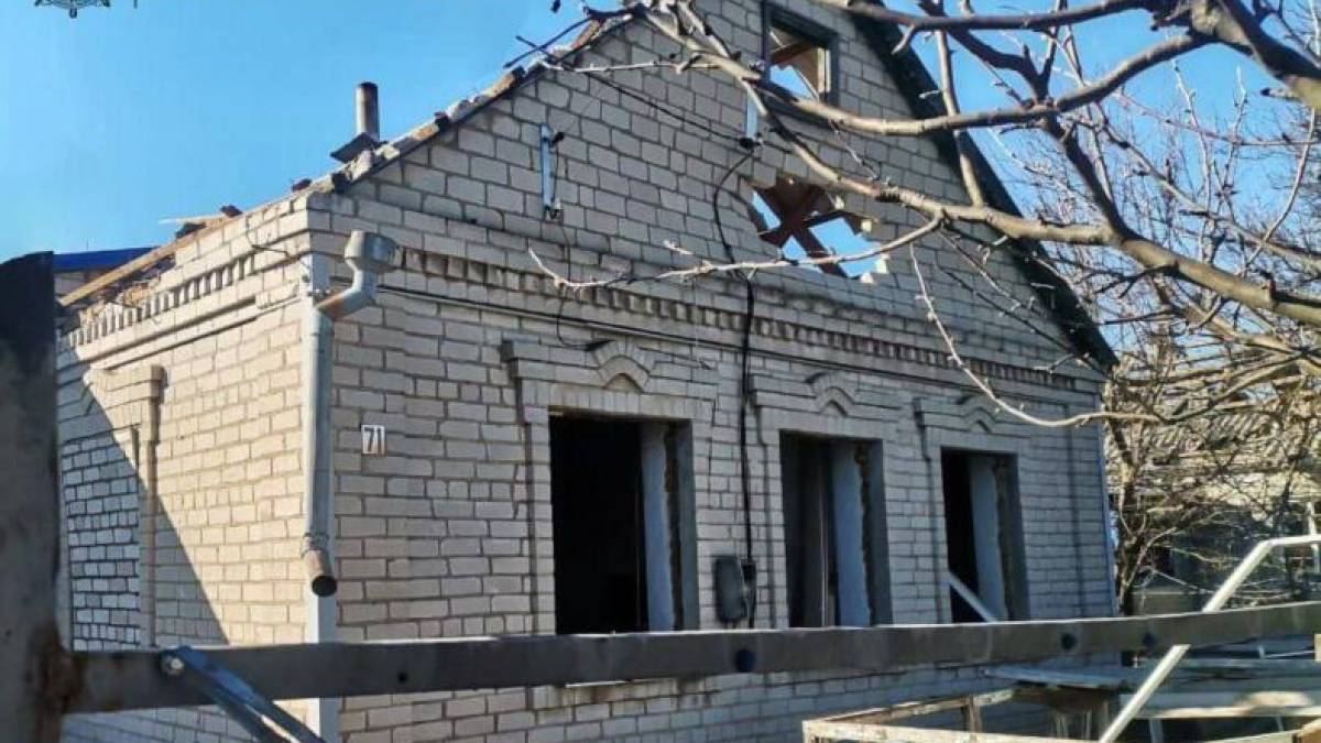 Загалом упродовж доби окупанти завдали 588 ударів по 12 населених пунктах Запорізької області