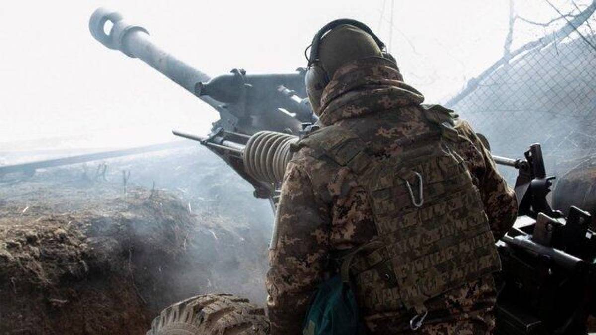 Генштаб ЗСУ — про орієнтовні втрати ворога на 23 лютого: 867180 (+1180) осіб, 23582 (+54) артсистеми, 21151 (+12) ББМ