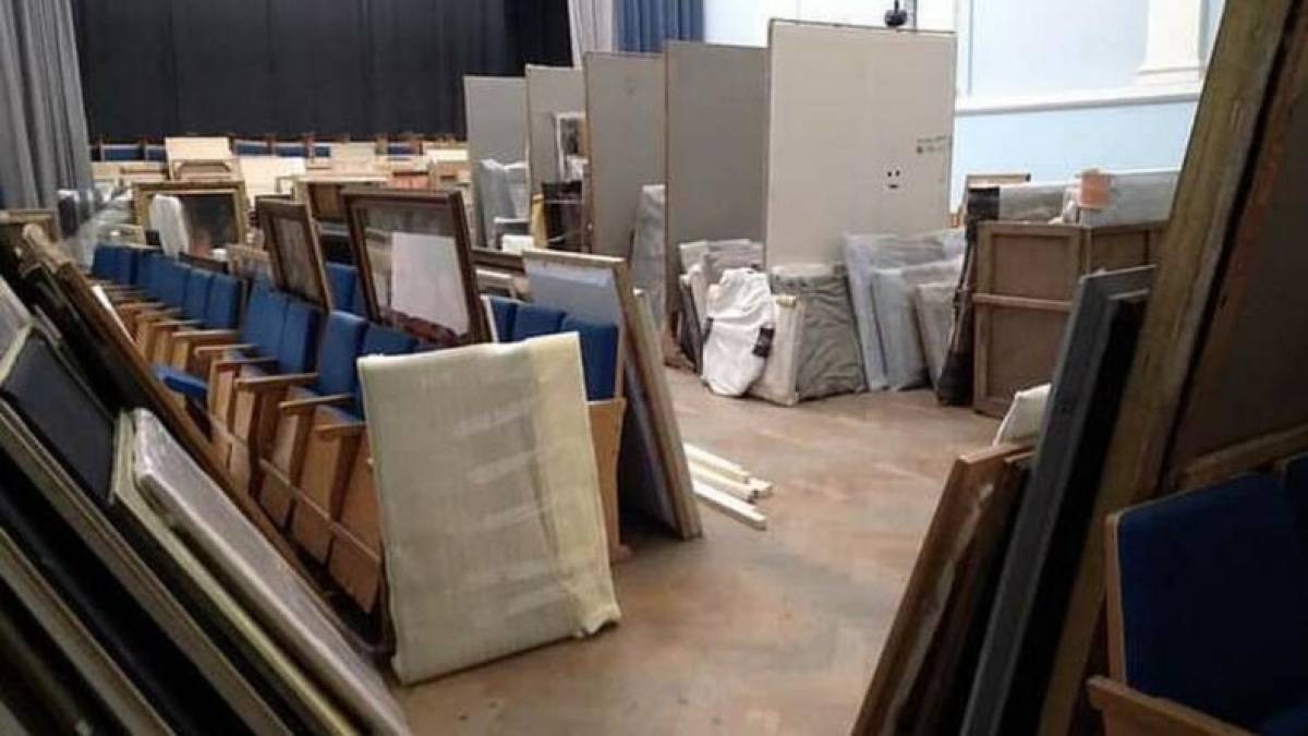 Як відбувалося «офіційне пограбування» херсонських музеїв: фільм-розслідування The Kyiv Independent