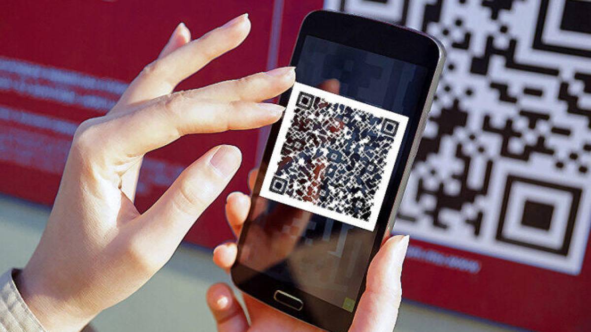 Шахраї розміщують фішингові QR-коди у громадських місцях