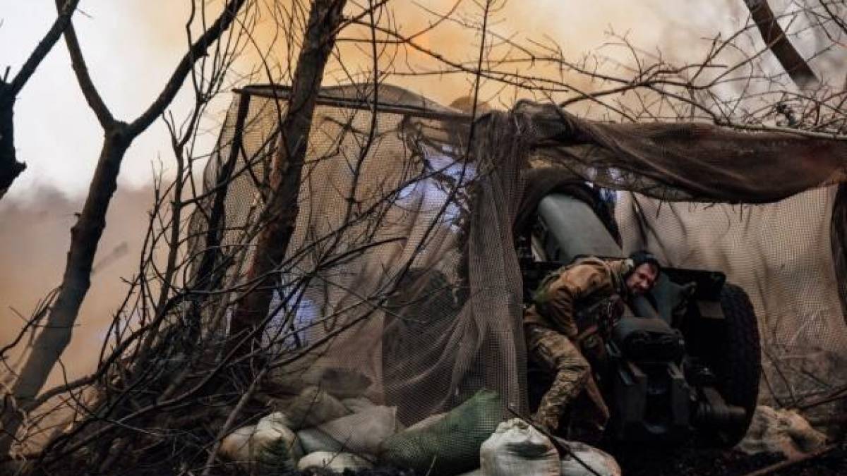Генштаб ЗСУ — про орієнтовні втрати ворога на 27 лютого: 871850 (+1150) осіб, 23755 (+69) артсистем, 21196 (+13) ББМ