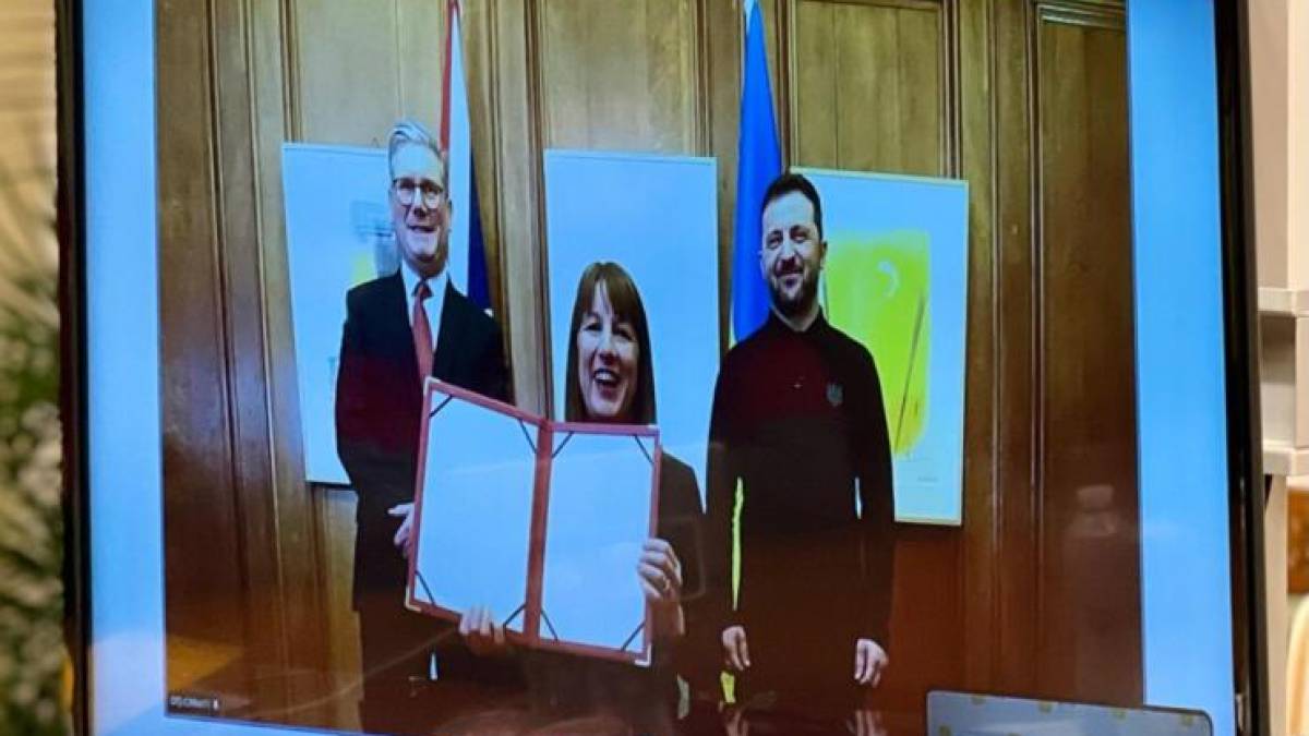 Україна та Британія підписали угоду про кредит на 3 мільярди доларів на оборонні потреби