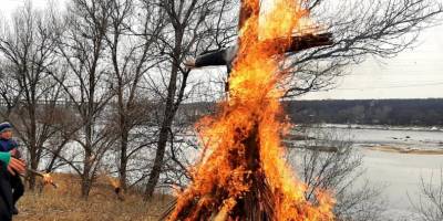 Запоріжці спалили відповідне опудало в урочищі Сагайдачному