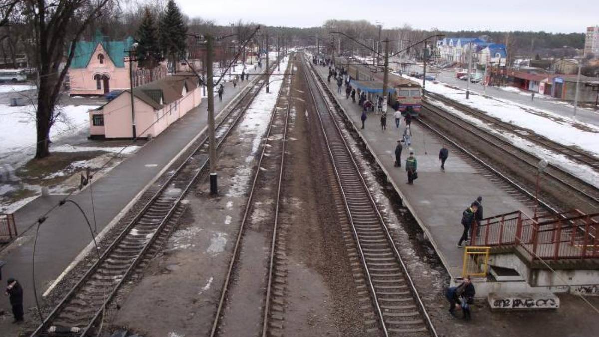 «Укрзалізниця» додає двом поїздам зупинку в Бучі, щоб вивчити пасажиропотік
