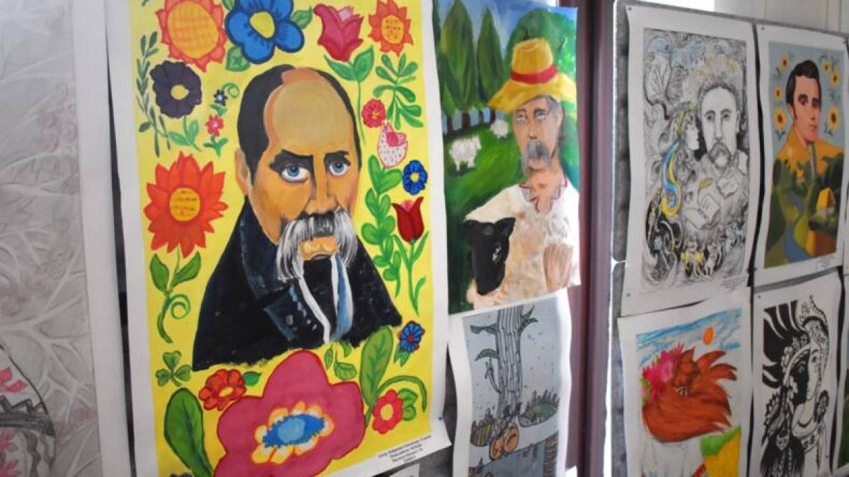 Мальовниче та музичне вітання в бібліотеці – до дня народження Кобзаря