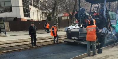 У центрі Запоріжжя оновлюють дорогу (фото, відео)