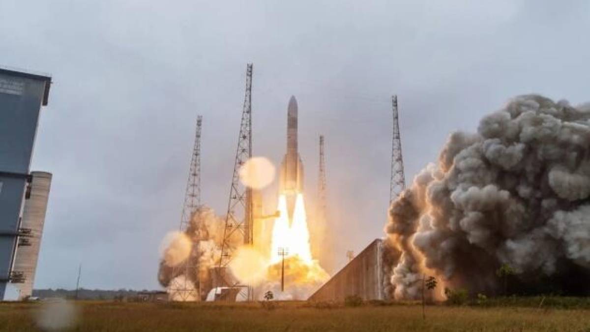 Франція запустила у космос новий військовий супутник
