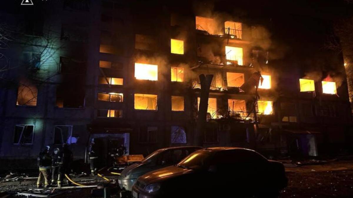 Кількість загиблих унаслідок ворожого удару по Добропіллю зросла до 11-ти, поранених — 30