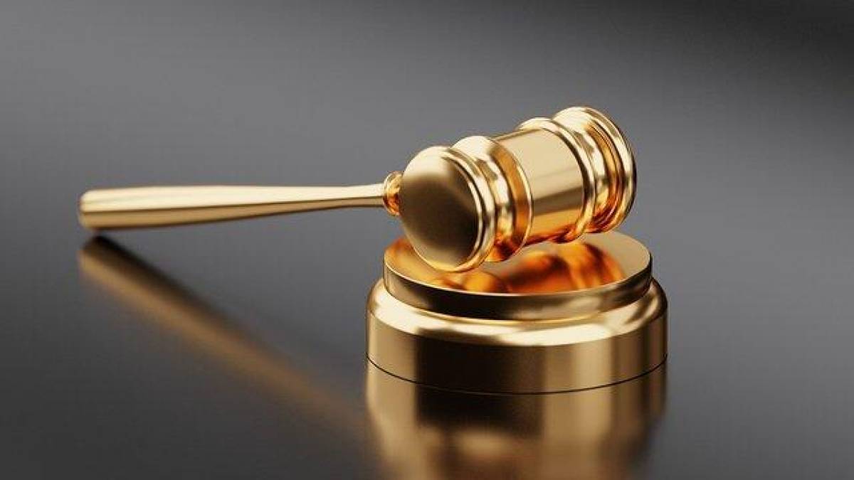Британський суд визнав винними трьох болгар у шпигунстві на користь рф