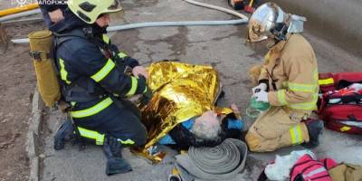 У Запоріжжі під час пожежі надзвичайники врятували жінку